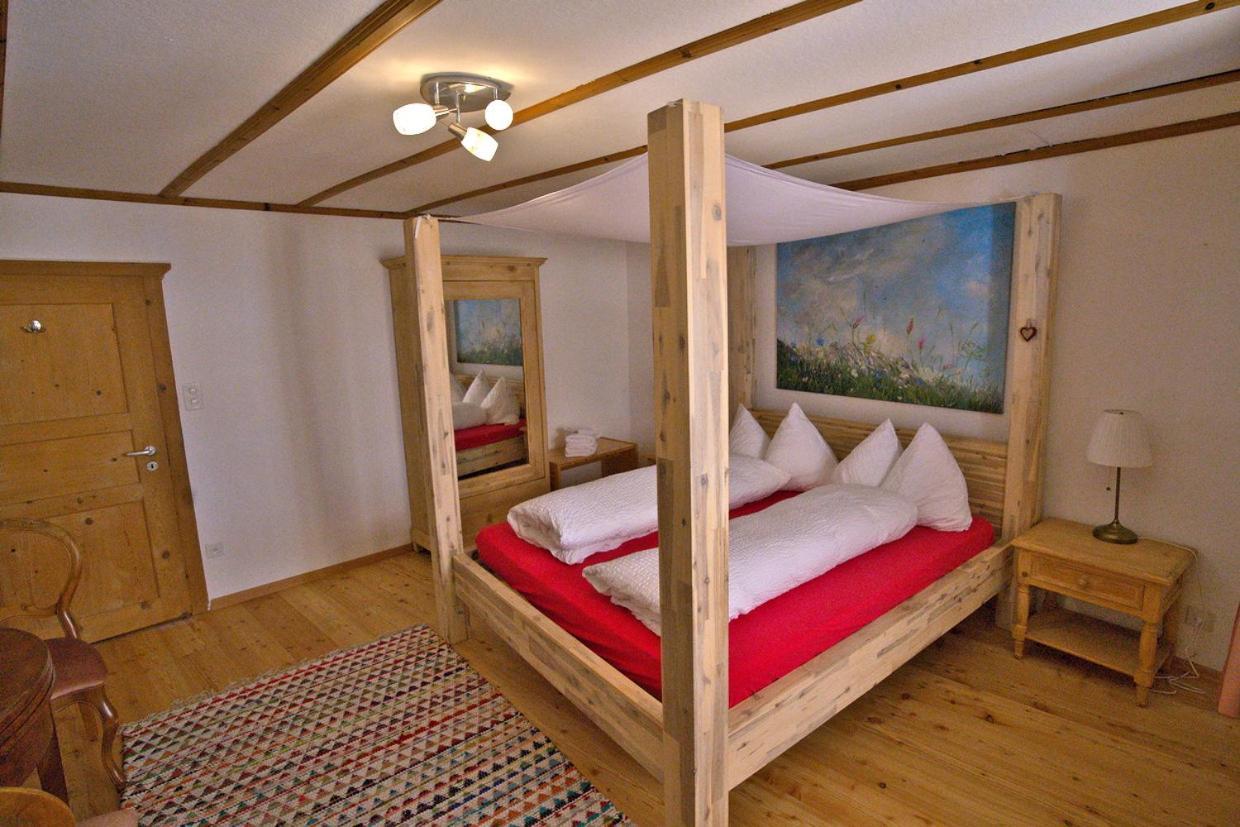 Bed and Breakfast Chasa Sassalba Lu Esterno foto
