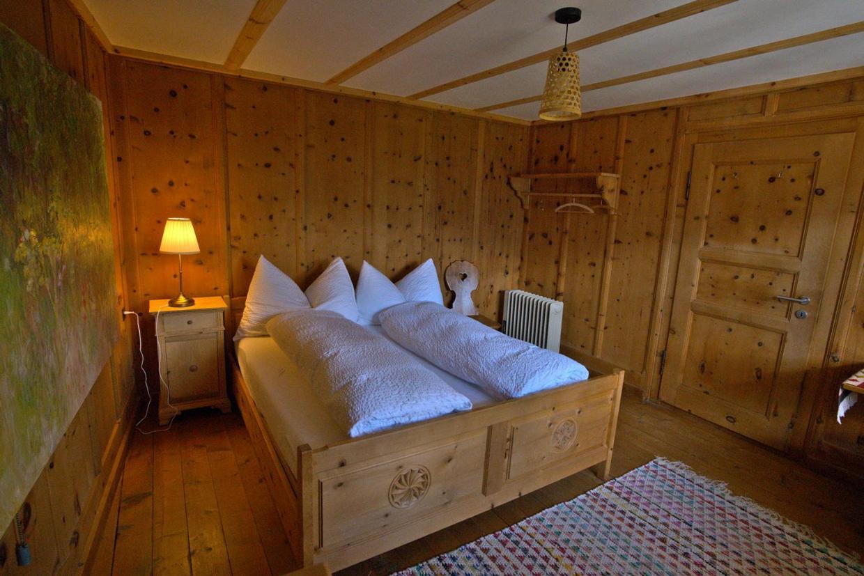 Bed and Breakfast Chasa Sassalba Lu Esterno foto