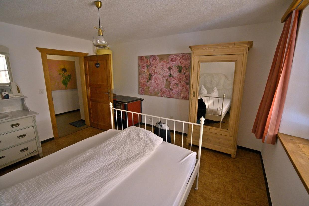 Bed and Breakfast Chasa Sassalba Lu Esterno foto